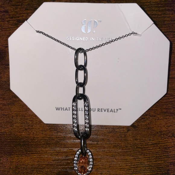 Bomb Party November 2024 - Turn Heads, Beautiful - Picture 2 of 3